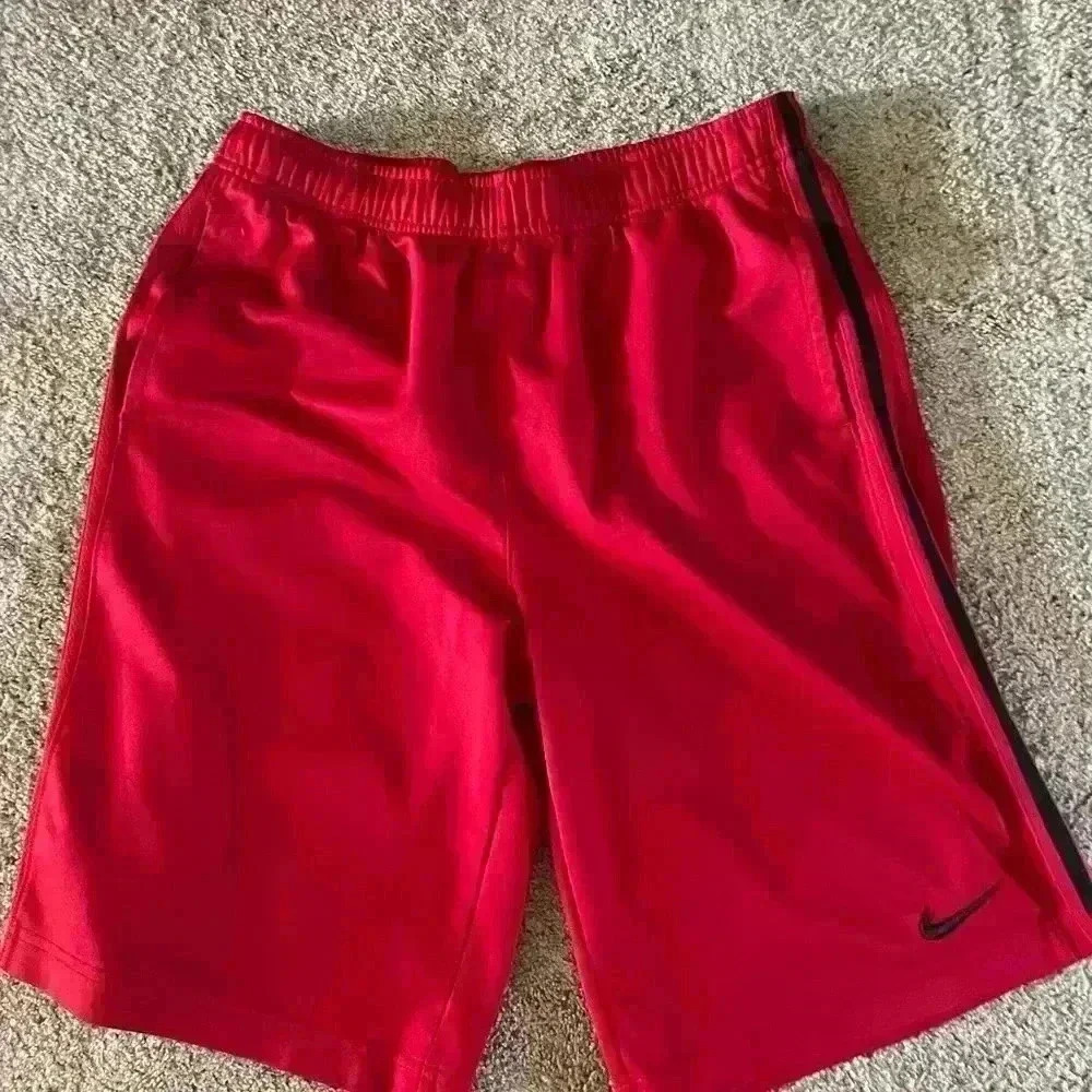 Nikebetterworld.com basketball shorts XL